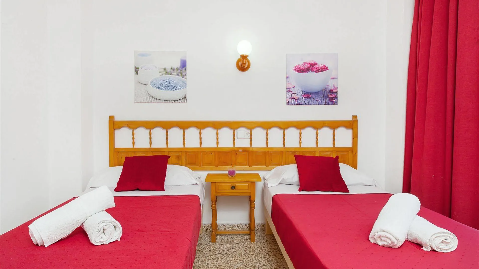 Apartamentos Puet San Antonio  2*, San Antonio (Ibiza) Spain
