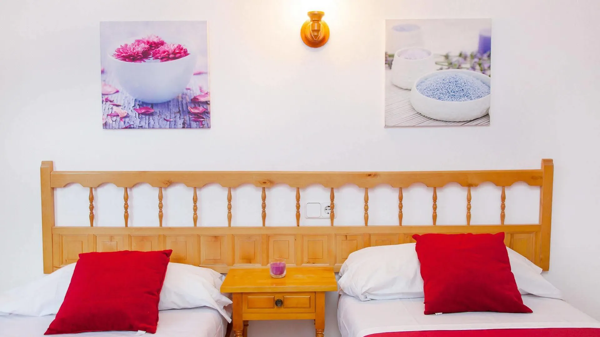 Apartamentos Puet San Antonio  Aparthotel San Antonio (Ibiza)